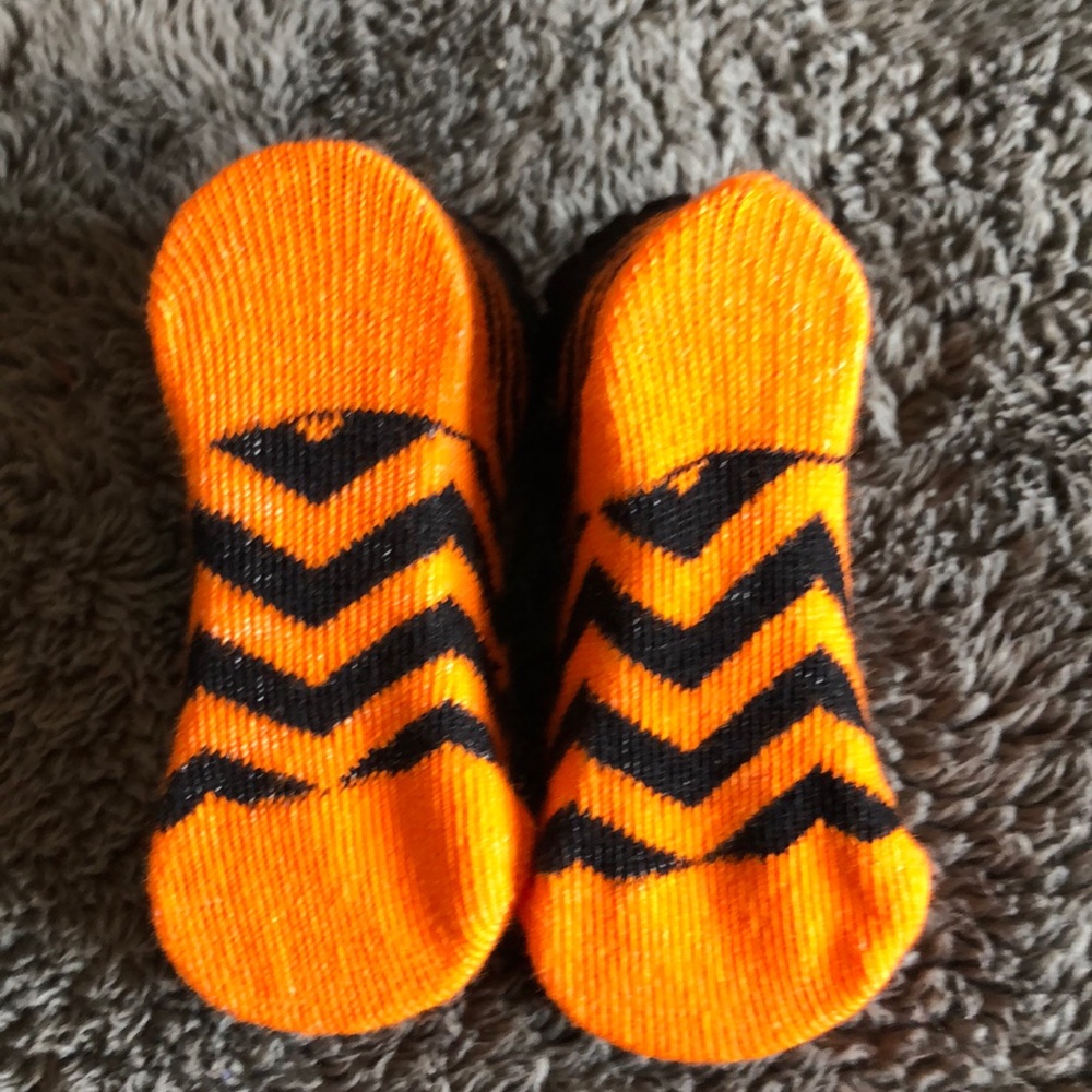 Infant booties - Picture 7 of 7